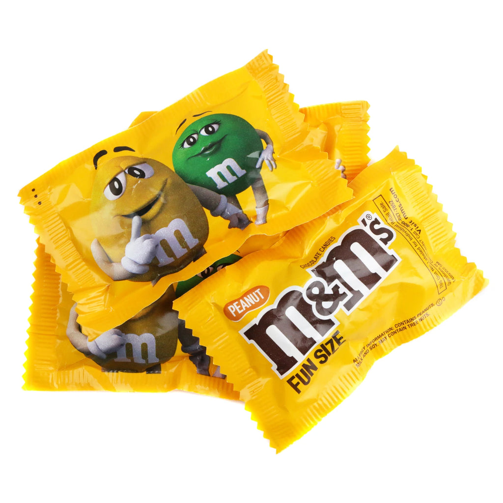 1 lb M&M's Peanut Chocolate Candy Fun Size, Bulk Bag, Individually Wrapped Mini Packs, Chocolate Covered Peanuts, Halloween, Parties & Candy Bowls